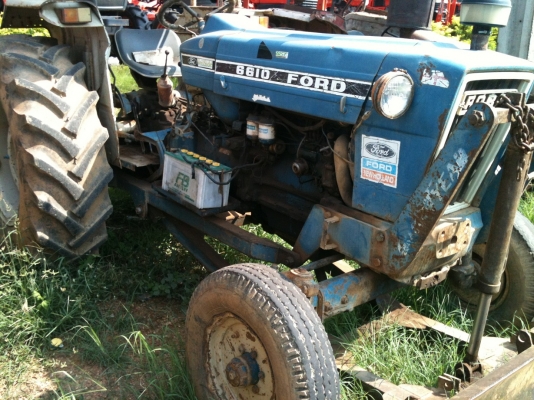 ขายรถฟอร์ด 6600 พร้อมใบมีดดันดินกับผานจาน