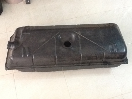 ขายอะไหล่รถตู้โฟล์คแตงโม มือสอง ถังน้ำมัน