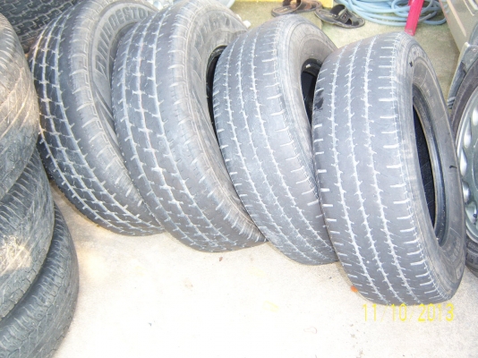 ยางขอบ 14 กระบะ  195R14  ปี 11  4เส้น