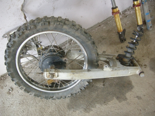 สวิงอาร์มโช๊คเดี่ยวมีกระเดื่องพร้อมล้อ16นิ้ว สวิงอาร์มโช๊คเดี่ยวมีกระเดื่องพร้อมล้อ16นิ้ว