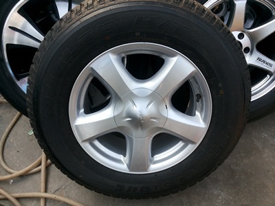 ขายแม็กIsuzu D-MAX V-Cross(ป้ายแดง) พร้อมยาง255/65/17 ปี 13 BRIDGESTONE 1 ชุด