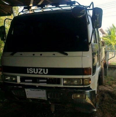 ขาย6ล้อดั๊มดินราคาเบาๆ ISUZU ROCKY FRR 195 6HE1 เครื่องแน่น แรงไม่มีเยิ้ม ช่วงล่างFหน้า-หลัง คัสซีสวย ไม่บวมไม่แตกไม่ร้าว ไม่มีดาม กระบะดั๊มเหล็ก4ตันยิงหน้า ยาว3.6ม.สภาพดี พื้นดีข้างดีไม่ผุไม่หัก ยางพอใช้6เส้น หัวสวยบางภายในสวยมาก พ.พาวเวอร์ ทริฟฟี่ แอร์