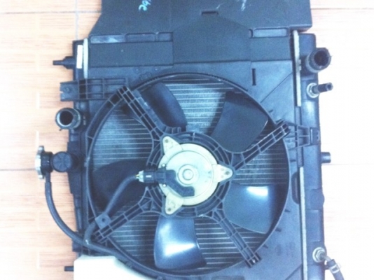 หม้อน้ำ Cube VRS import auto part