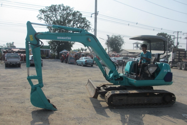 KOMATSU PC45-1  เก่านอก เอวแน่น ปั็มแรง สภาพพร้อมใช้