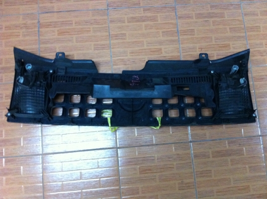 กระจังหน้า Cube VRS import auto part