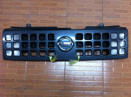 กระจังหน้า Cube VRS import auto part