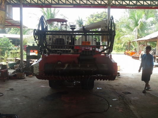 รถเกี่ยว คูโบต้า