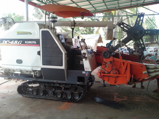 รถเกี่ยว คูโบต้า