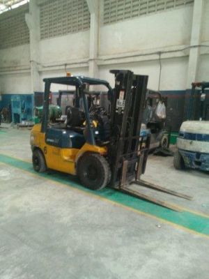 ขายรถฟอร์คลีฟท์ TOYOTA 7FG25 เสา3เมตร เสาเข้าตู้ งาสไล้ด์ได้ สภาพดีมากๆ  ติดต่อมานะ 085-9049669