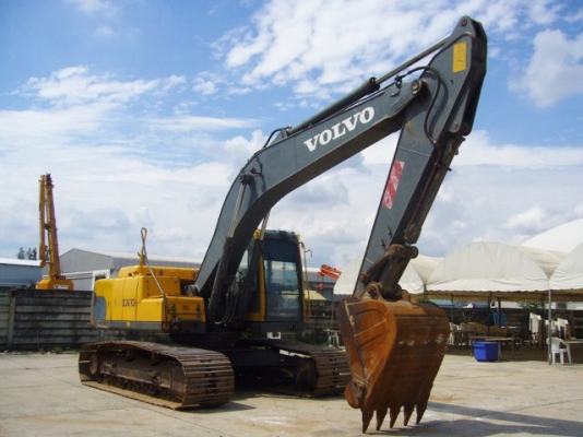 แบคโฮ VOLVO LC 210 ไฟฟ้าครบ เล่มทะเบียน