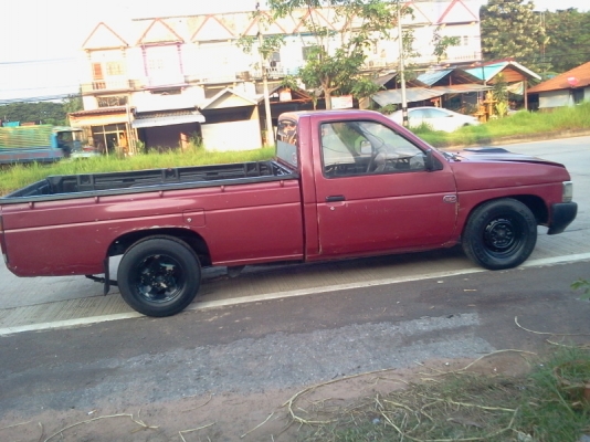 ขายนิสสัน big m หน้าหัก ปี93 ฝาแดง ขายถูก พร้อมใช้งานคับ