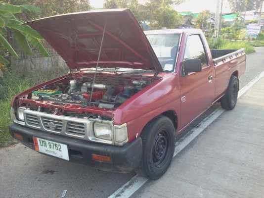 ขายนิสสัน big m หน้าหัก ปี93 ฝาแดง ขายถูก พร้อมใช้งานคับ