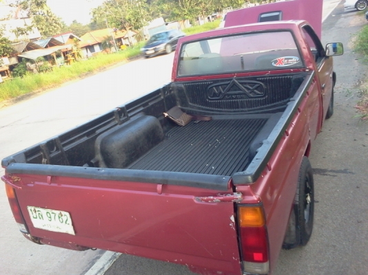 ขายนิสสัน big m หน้าหัก ปี93 ฝาแดง ขายถูก พร้อมใช้งานคับ