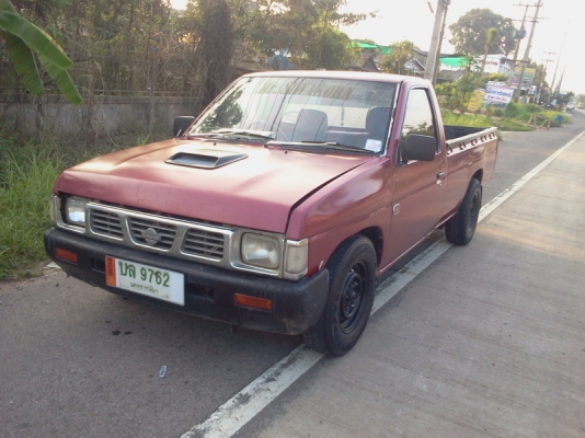 ขายนิสสัน big m หน้าหัก ปี93 ฝาแดง ขายถูก พร้อมใช้งานคับ