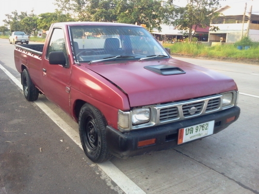 ขายนิสสัน big m หน้าหัก ปี93 ฝาแดง ขายถูก พร้อมใช้งานคับ