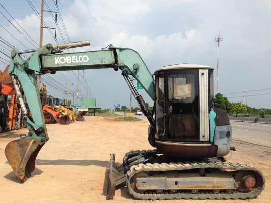 ขายรถแบคโฮ KOBELCO SK 75 UR มีVDOครับ รถนอกนำเข้าจากญี่ปุ่นแท้ สวยมากๆแทร็คยางเต็ม ปั้มนิ้ว คอลโทรลสั้น