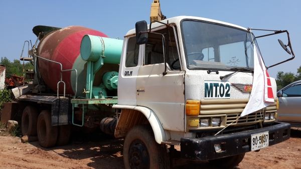 ขายด่วนสิล้อสองเพลาโม่ปูนFM176โม่ตรง5คิวรีบโทร 0801515451