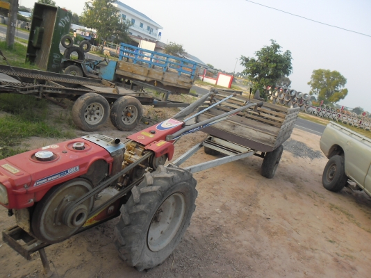 สยามคูโบต้าNC131ตัวนูน ลายสายรุ้ง+คูโบต้าET95ตัวนูนกระป๋องฟ้า สยามคูโบต้าNC131ตัวนูน ลายสายรุ้ง+คูโบต้าET95ตัวนูนกระป๋องฟ้า