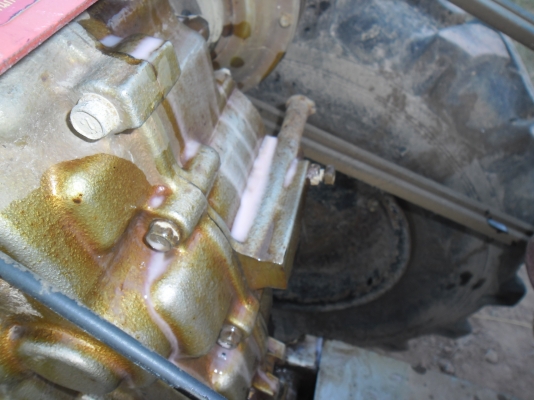 สยามคูโบต้าNC131ตัวนูน ลายสายรุ้ง+คูโบต้าET95ตัวนูนกระป๋องฟ้า สยามคูโบต้าNC131ตัวนูน ลายสายรุ้ง+คูโบต้าET95ตัวนูนกระป๋องฟ้า