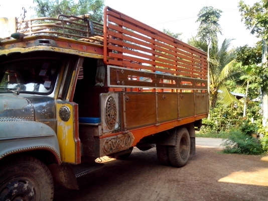 ขายรถหกล้อ