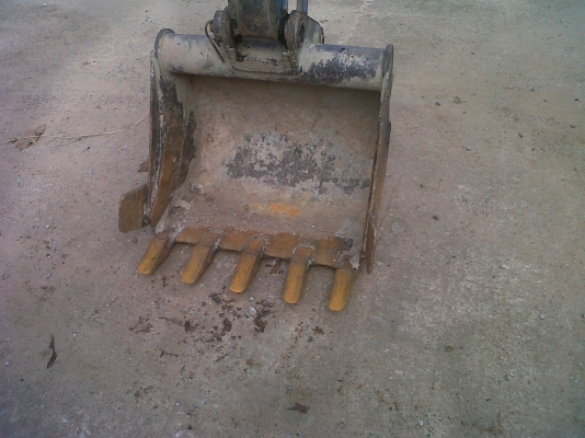 ขายCAT 45B เก่านอก 1ปี สภาพสวยพร้อมใช้ ติดต่อได้ที่คุณอ๊อฟ พิจิตร 086-737-9991