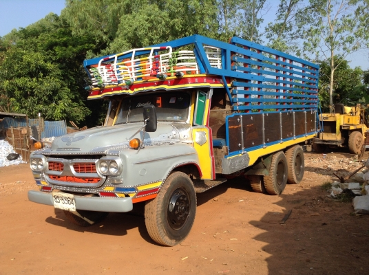 ขาย 10 ล้อหัวยาว 2 เพลาใหญ่ ช่วงล่างจัมโบ้ 200 เครื่อง EH700 168 แรงม้า คัสซีสวยเดิมตลอดเส้น เกียร์ร็อคเสื้อลาย คานหน้าใหญ่ FUSO สโลว์เกียร์กลาง ยางดี 10 เส้น พวงมาลัยพาวเวอร์ ทะเบียนพร้อมโอน ราคาต่อรองได้ครับ