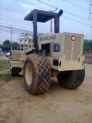 ขายรถบดถนนสั่นสะเทือน INGERSOLLAND รุ่น SD100D 2 เพลาพร้อมทะเบียน