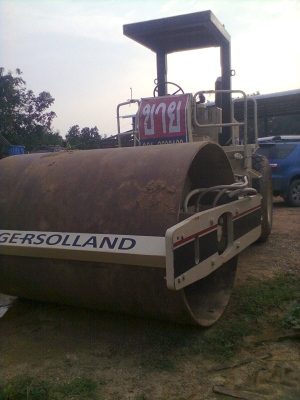 ขายรถบดถนนสั่นสะเทือน INGERSOLLAND รุ่น SD100D 2 เพลาพร้อมทะเบียน