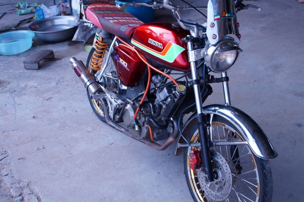 ขาย SUZUKI A 100 เครื่อง HONDA โซนิค ทะเบียน เล่ม เครื่อง โครง ออกใบซื้อขายให้ ครับ รถสวยสภาพตาม รูปเลยครับ ขาย SUZUKI A 100 เครื่อง HONDA โซนิค ทะเบียน เล่ม เครื่อง โครง ออกใบซื้อขายให้ ครับ รถสวยสภาพตาม รูปเลยครับ