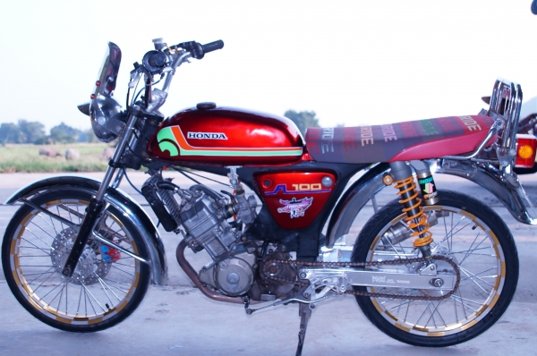 ขาย SUZUKI A 100 เครื่อง HONDA โซนิค ทะเบียน เล่ม เครื่อง โครง ออกใบซื้อขายให้ ครับ รถสวยสภาพตาม รูปเลยครับ ขาย SUZUKI A 100 เครื่อง HONDA โซนิค ทะเบียน เล่ม เครื่อง โครง ออกใบซื้อขายให้ ครับ รถสวยสภาพตาม รูปเลยครับ