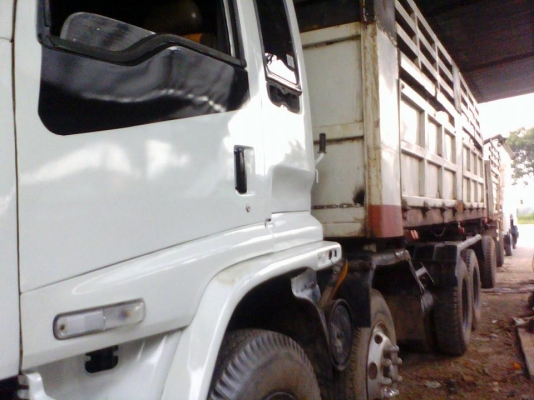 รถพ่วงอีซูซุเดก้า270