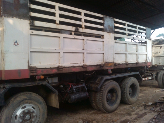 รถพ่วงอีซูซุเดก้า270