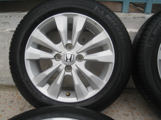 ขายล้อแม็ก honda city 15"x5.5" et45 4 รู 100 + ยาง  ปี 12 สนใจติดต่อเล็กคลองสาม (081-3747940)