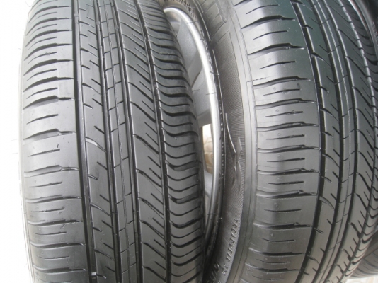 ขายล้อแม็ก honda city 15"x5.5" et45 4 รู 100 + ยาง  ปี 12 สนใจติดต่อเล็กคลองสาม (081-3747940)