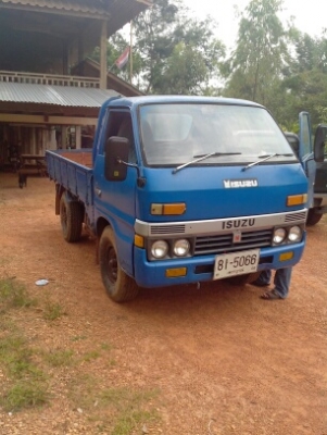 ISUZU   เครื่อง 88แรง  4 ล้อ