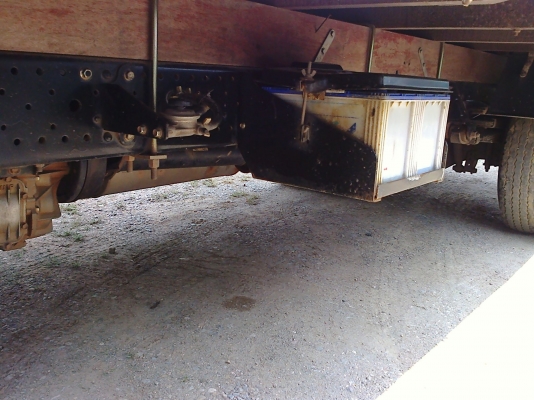 6 ล้อกลาง *Euro.3*  ISUZU  NMR 130 แรงม้า * คอมมอนเรว * ยาว 4.30 ม.* รถสวยเดิม+สวยจริง * รถห้างแท้ *