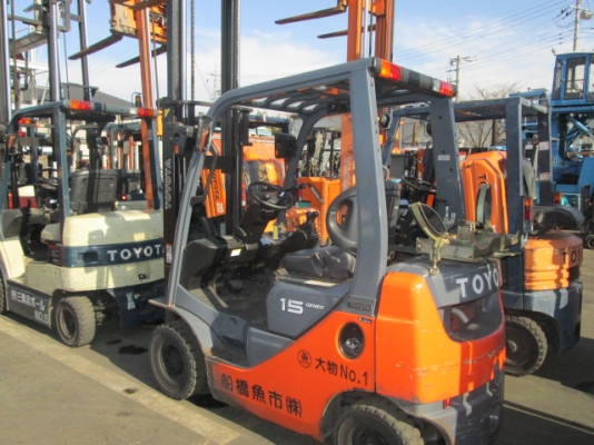 จำหน่ายและนำเข้ารถยกโฟร์คลิฟท์จากญี่ปุ่นมือสองแท้100\%(นครราชสีมา)