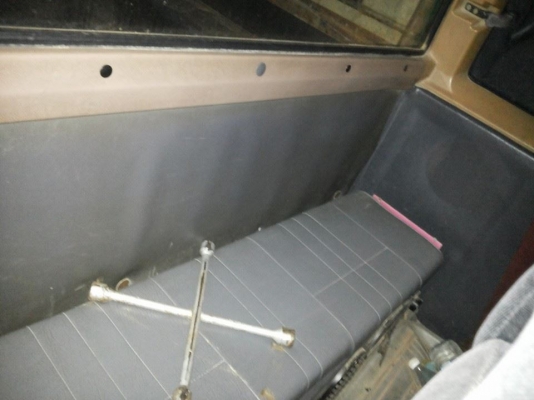 ขายตามสภาพ ใช้งานดีปกติ NISSAN BIG-M TD25 ปี31/89 แค็ปเล็ก ฝาขาว เครื่องแน่นแรงดีไม่หลวม ช่วงล่างแน่นไม่มีส่าย คัสซีสวยไม่ผุไม่ดาม กระบะพื้นดีไม่มีผุ ยางหน้าดี หลังพอใช้ หัวดีภายในเก๋งไม่ผุ คอนโซลครบ แอร์ พ.ธรรมดา สีพอใช้ มีแตกมีกร่อน แต่ตัวรถไมีผุ ระบบไฟ