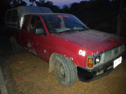 NISSAN BIG M CAB 2.5 MT TD25 ปี 31 เครื่องฝาขาว หัวเก๋งมีแค็ปครบพร้อมใช้งาน เครื่องแน่นแรงดีไม่มีเยิ้ม ภายในเก๋งคอนโซลสวยครบ พวงมาลัยธรรมดา กระบะไม่มีผุ ช่วงล่างคัชซีสวยมากไม่มีผุไม่มีดาม ยางสภาพดี 4 เส้นประมาณ 60\% พร้อมใช้งาน เอกสารทะเบียนครบพร้อมโอน ราค