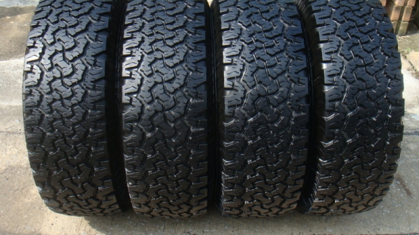 ขายยาง BF Goodrich Allterrain 265 70 r16 ปี10 สวยๆ