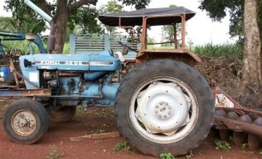 FORD 6600 - 1 เพลา เครื่องยนต์ T3 สภาพดีไม่เยิ้มพร้อมใช้งาน อุปกรณ์มี ผานพรวนดิน 3 PTO,ผานพรวนดิน 7 CMT ช่วงล่างแน่นดี ยางสภาพดี 4 เส้นประมาณ 60\% พร้อมทำงานได้เลย เอกสารสัญญาซื้อขาย ราคาต่อรองได้ครับ