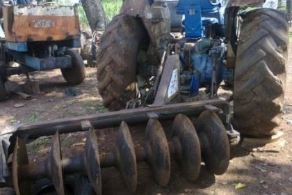 FORD 6600 - 1 เพลา เครื่องยนต์ T3 สภาพดีไม่เยิ้มพร้อมใช้งาน อุปกรณ์มี ผานพรวนดิน 3 PTO,ผานพรวนดิน 7 CMT ช่วงล่างแน่นดี ยางสภาพดี 4 เส้นประมาณ 60\% พร้อมทำงานได้เลย เอกสารสัญญาซื้อขาย ราคาต่อรองได้ครับ