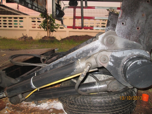 ขายลิฟท้ายกะบอกคู่สภาพพร้อมใช้งาน--- ขายลิฟท้ายกะบอกคู่สภาพพร้อมใช้งาน---