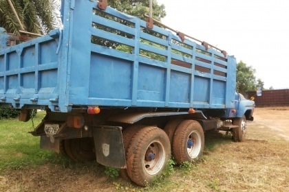 ISUZU TX 165 HP 6BD1 รถหัวยาวสิบล้อดั๊มพ์ 2 เพลา กระบะดั๊มพ์เหล็ก 12 ตันสภาพสวย เครื่องแห้งดีไม่เยิ้ม หัวเก๋งประตูเหล็กสภาพสวยไม่มีผุกร่อน ภายในเก๋งคอนโซลครบพร้อม พวงมาลัยเพาเวอร์ ระบบเบรคทริ๊ปฟี้ครบพร้อม ช่วงล่างใหญ่ชุดเพลาโบกี้ของ ISUZU JUMBO 200 สภาพดี