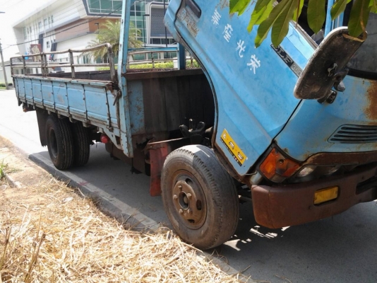 ขาย รถบรรทุก ISUZU 6 ล้อ เครื่อง 100 แรง