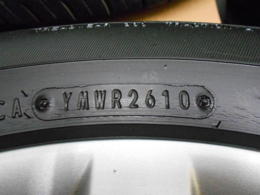 ขายล้อแม็ก Toyota vios 12 ก้าน ขอบ 15 พร้อมยาง Dunlop ปี 10/เทิร์นได้-ใส่ฟรีค่ะ