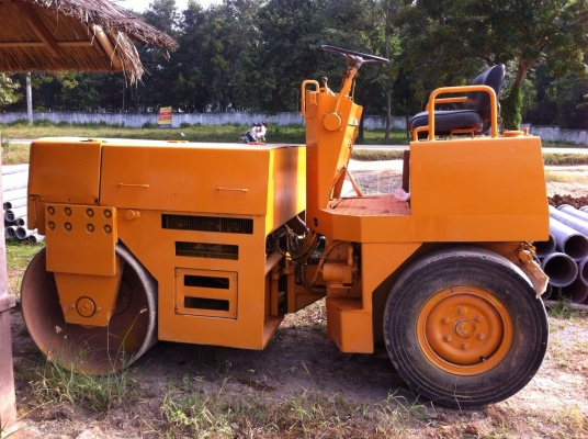 ขายรถบด KOMATSU สภาพดี พร้อมใช้งาน สนใจติดต่อด่วนที่ !!! 0818720725