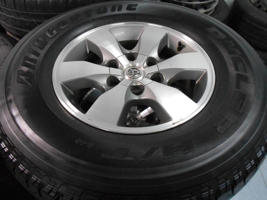 ขายล้อแม็ก Toyota Fortuner ขอบ 16 พร้อมยางบริดสโตนสภาพพร้อมใช้/เทิร์นได้-ใส่ฟรีค่ะ