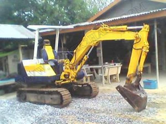 รถแม็คโค ยี่ห้อโคมัตซุ รุ่น PC20 รุ่น5 เครื่องเดิม 3D84