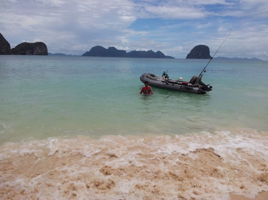 ขายเรือยางท้องไฟเบอร์390(ขายแล้ว..ส่งไปกระบี่แล้วครับ) ขายเรือยางท้องไฟเบอร์390(ขายแล้ว..ส่งไปกระบี่แล้วครับ)